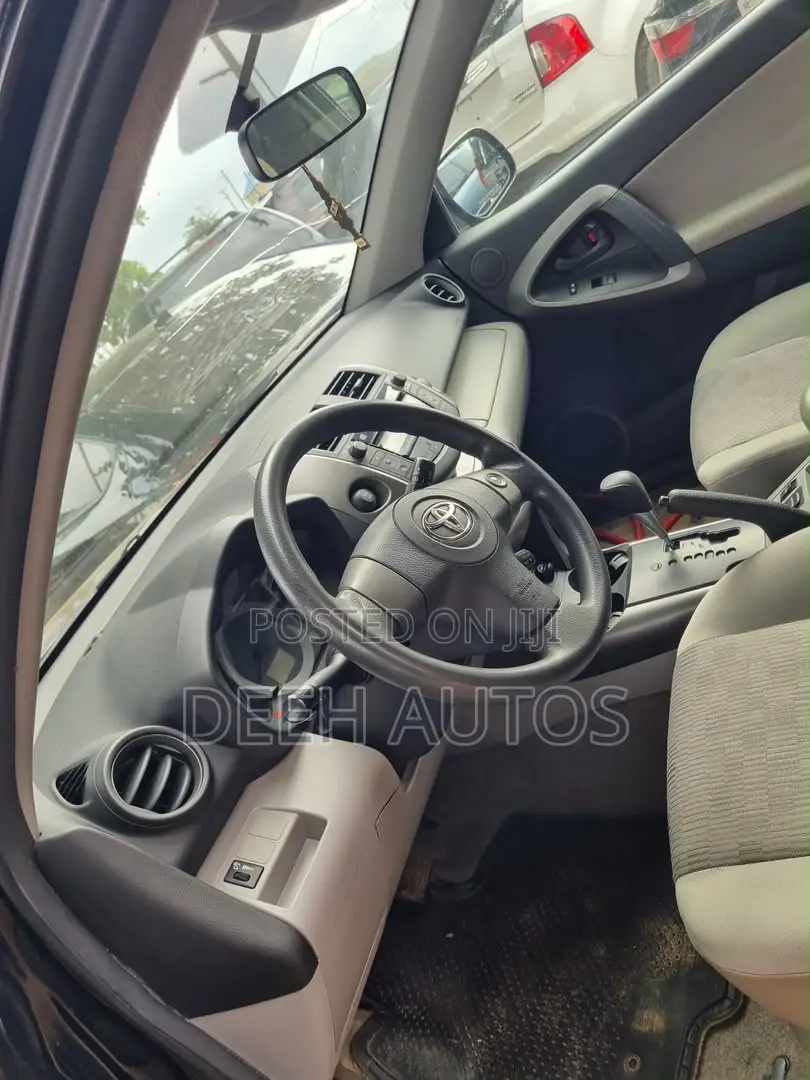 Toyota RAV4 2010 Black