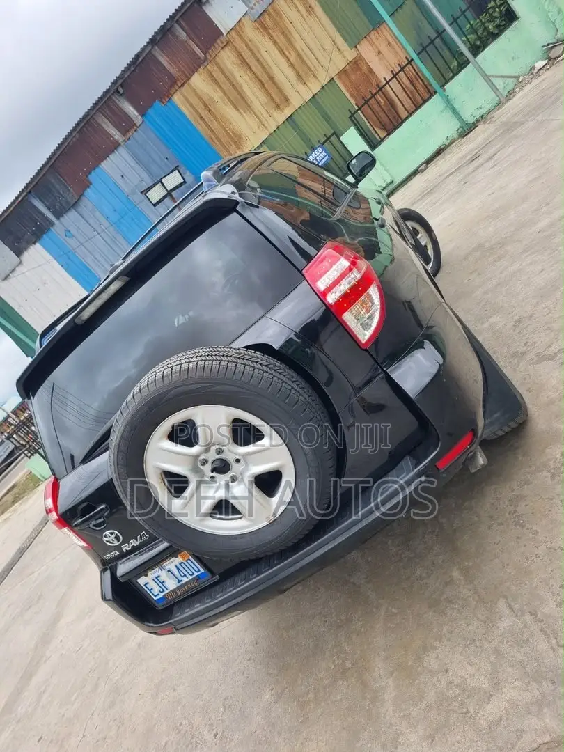 Toyota RAV4 2010 Black