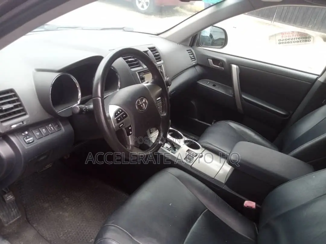 Toyota Highlander 3.5L 4WD 2013 Gray