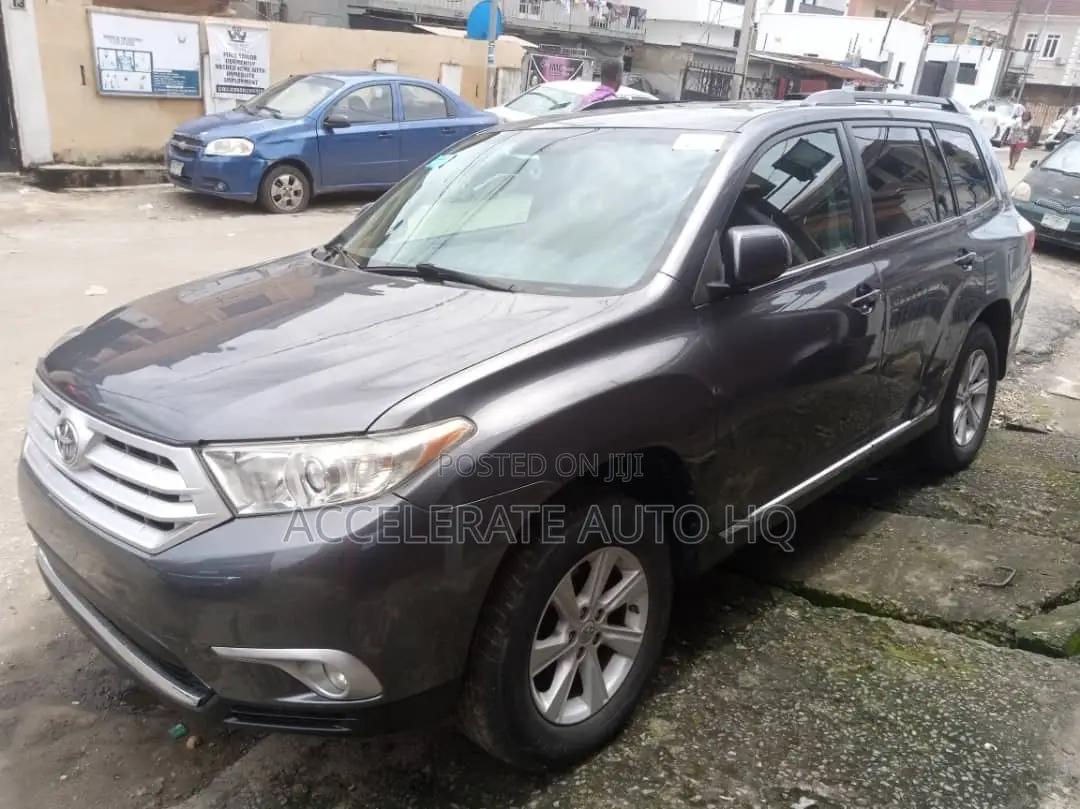 Toyota Highlander 3.5L 4WD 2013 Gray