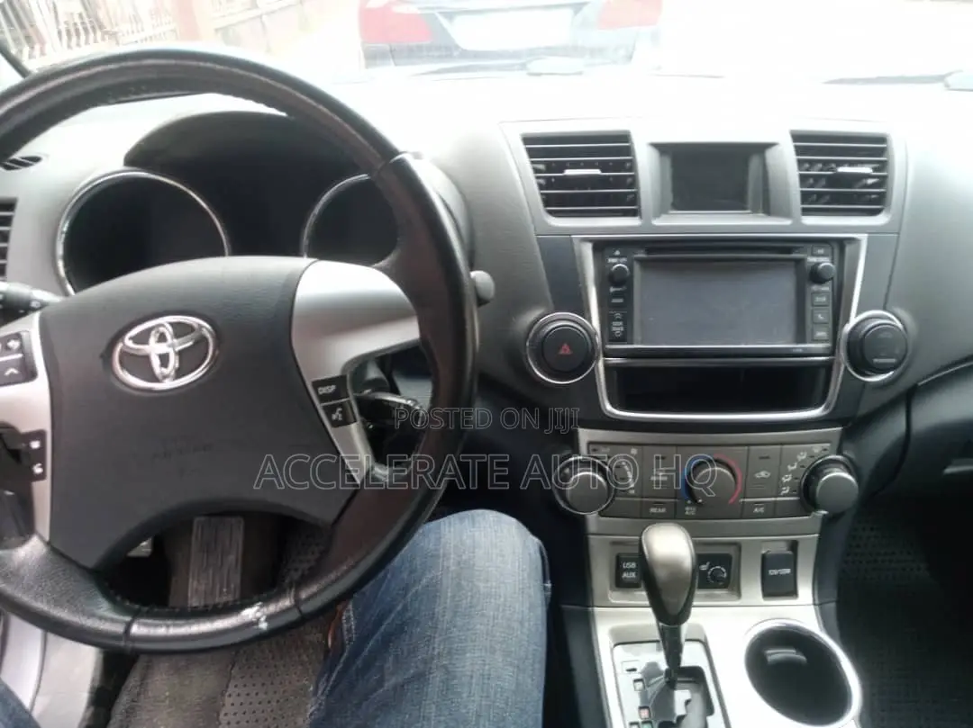 Toyota Highlander 3.5L 4WD 2013 Gray