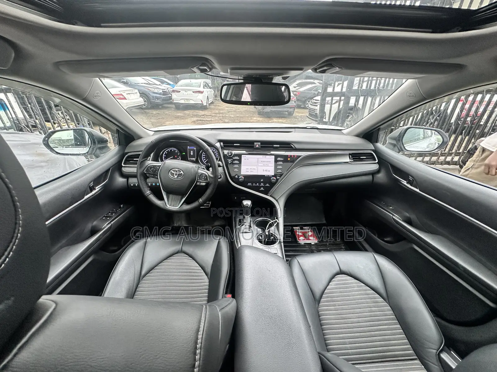 Toyota Camry SE Nightshade FWD 2020 White