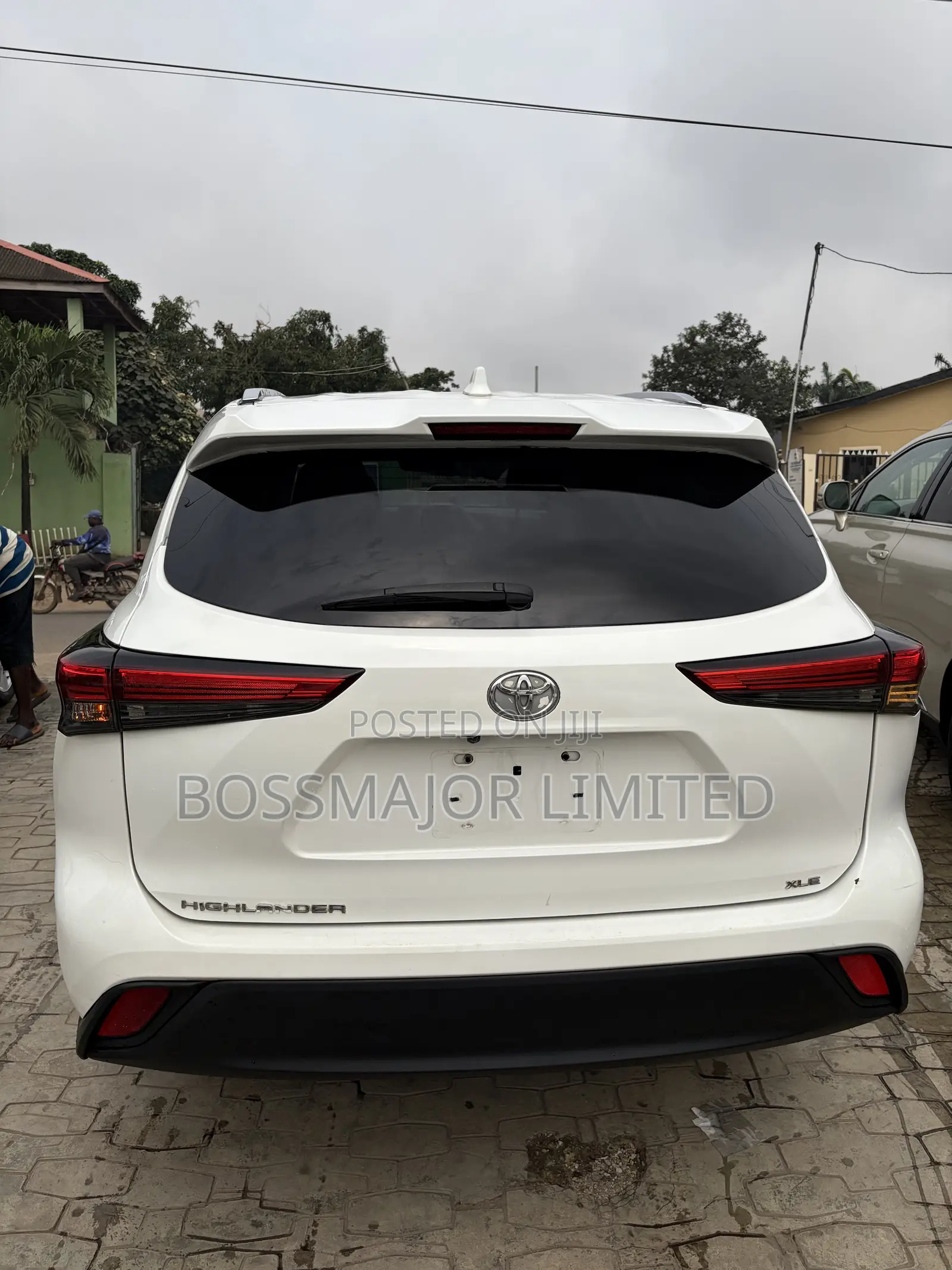 Toyota Highlander XLE 2021 White
