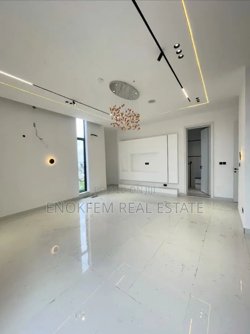 6bdrm Duplex in Lagos State for sale