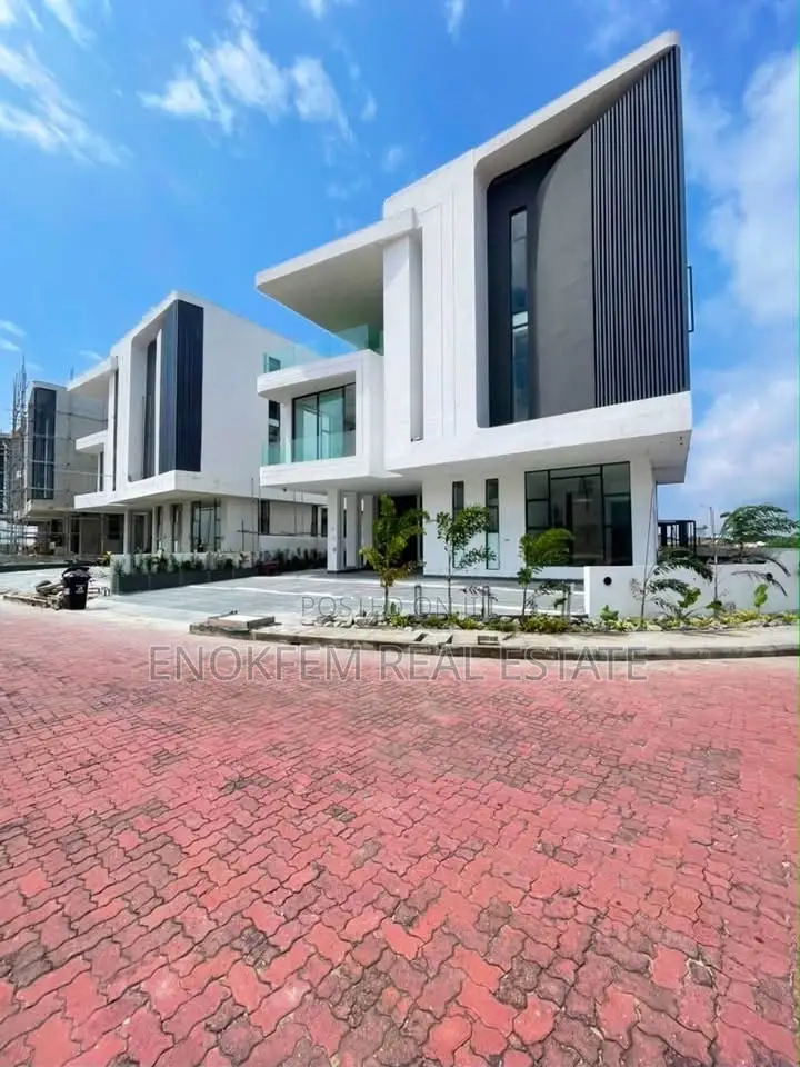 6bdrm Duplex in Lagos State for sale