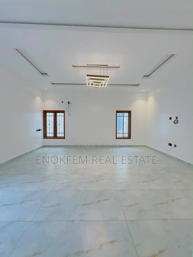 6bdrm Duplex in Lagos State for sale