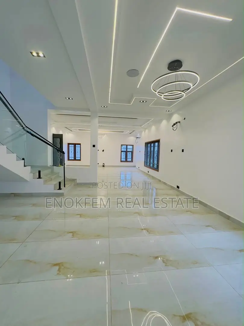 6bdrm Duplex in Lagos State for sale