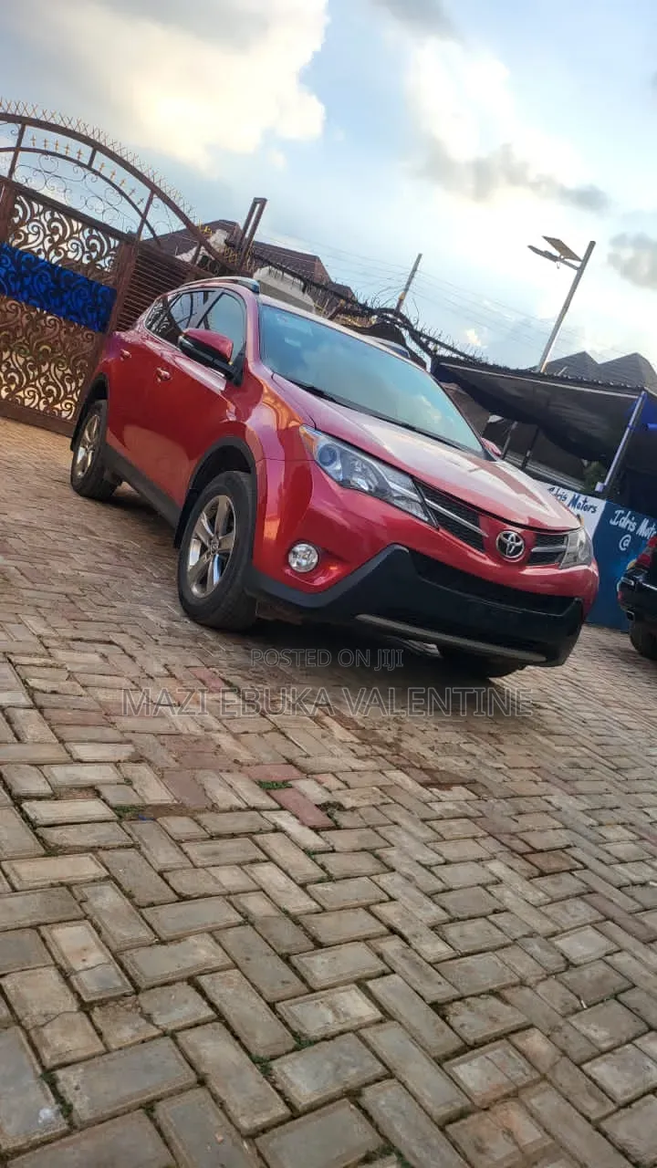 Toyota RAV4 2015 Red