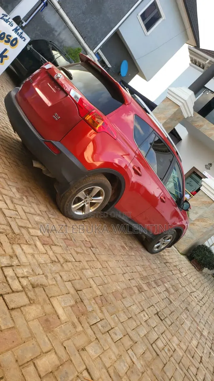 Toyota RAV4 2015 Red