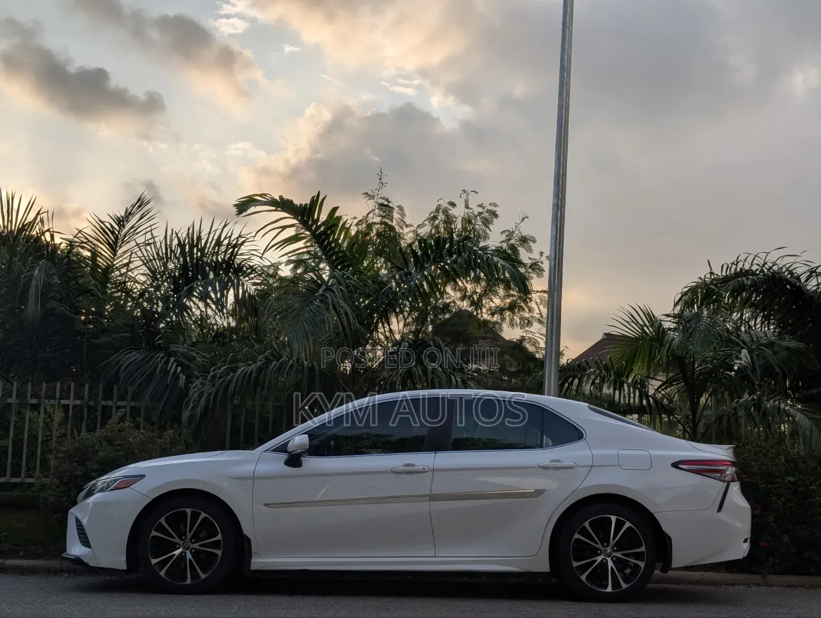 Toyota Camry 2018 White