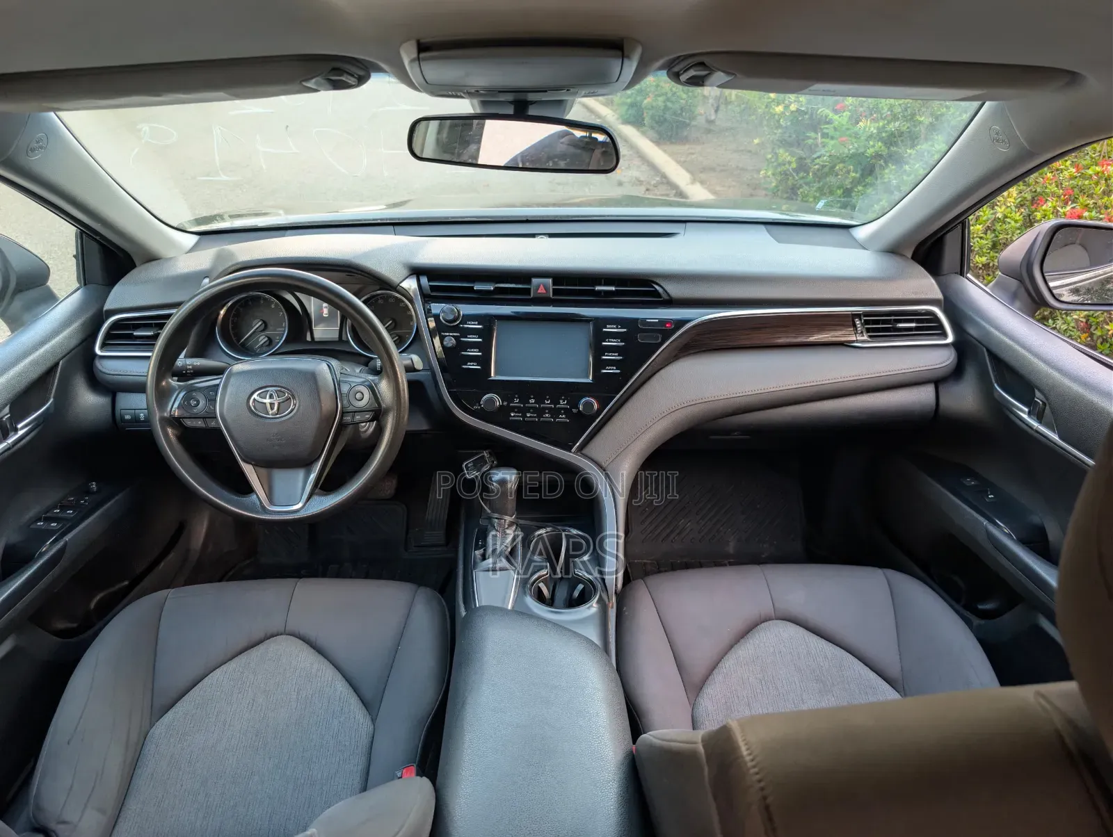 Toyota Camry LE FWD (2.5L 4cyl 8AM) 2018 Black
