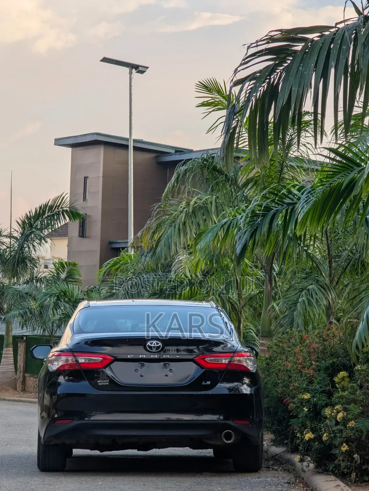Toyota Camry LE FWD (2.5L 4cyl 8AM) 2018 Black