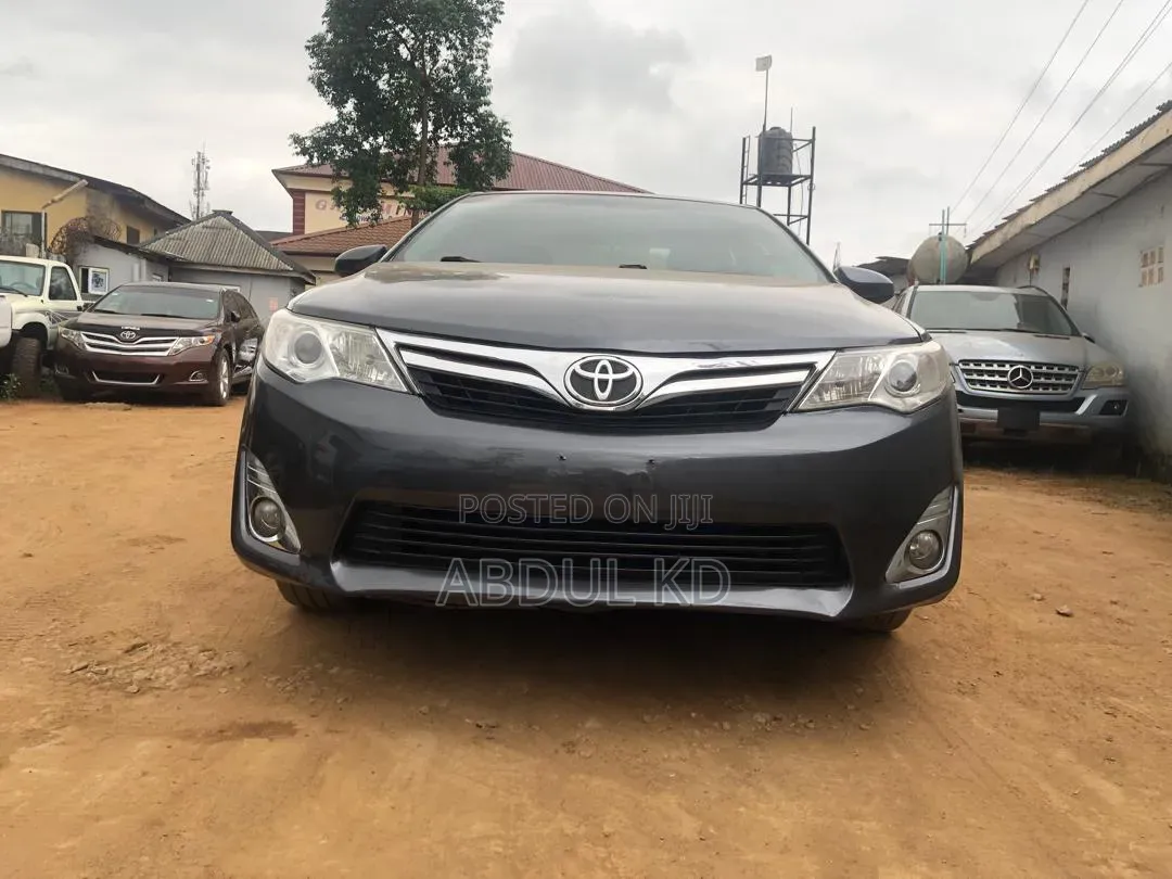 Toyota Camry 2012 Gray