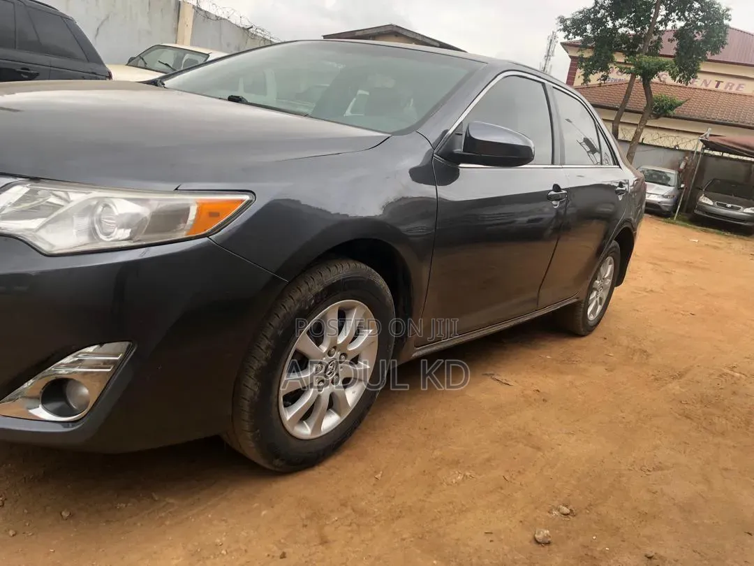 Toyota Camry 2012 Gray
