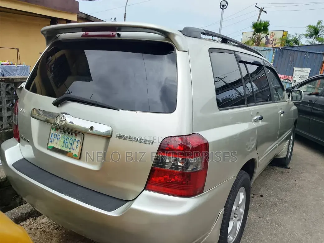 Toyota Highlander 2004 Silver