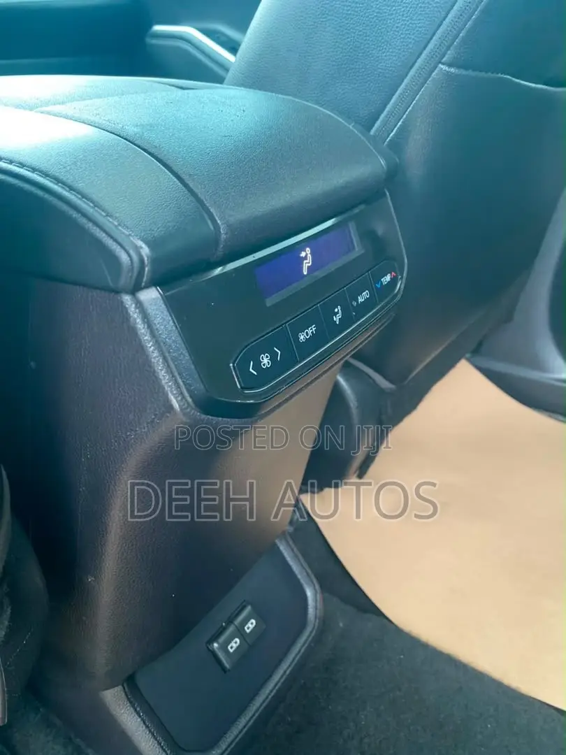 Toyota Highlander XLE AWD 2023 Gray