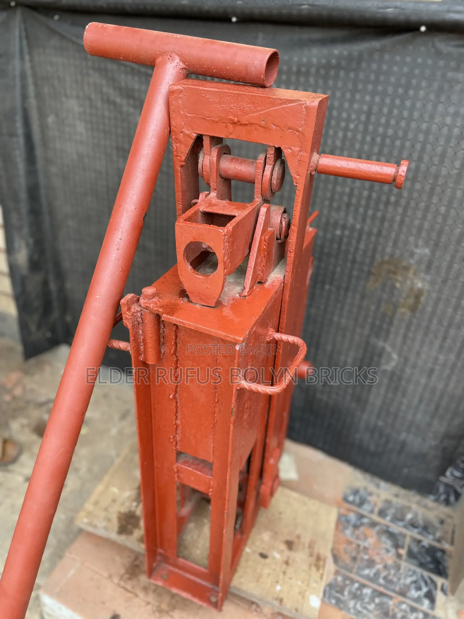 Mud Block Brick Making Press Machine With Hollows.