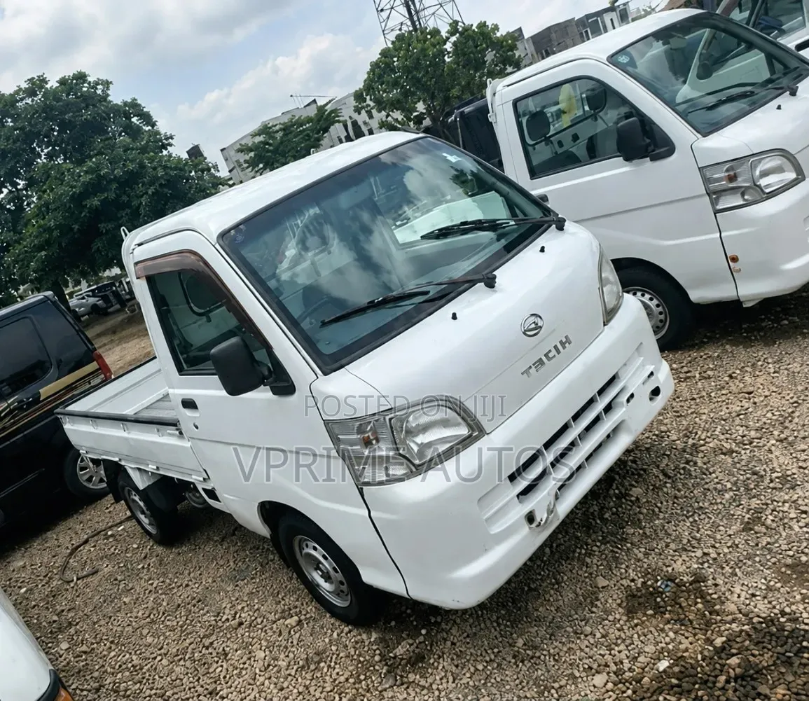 Daihatsu Hijet Truck 2004 White