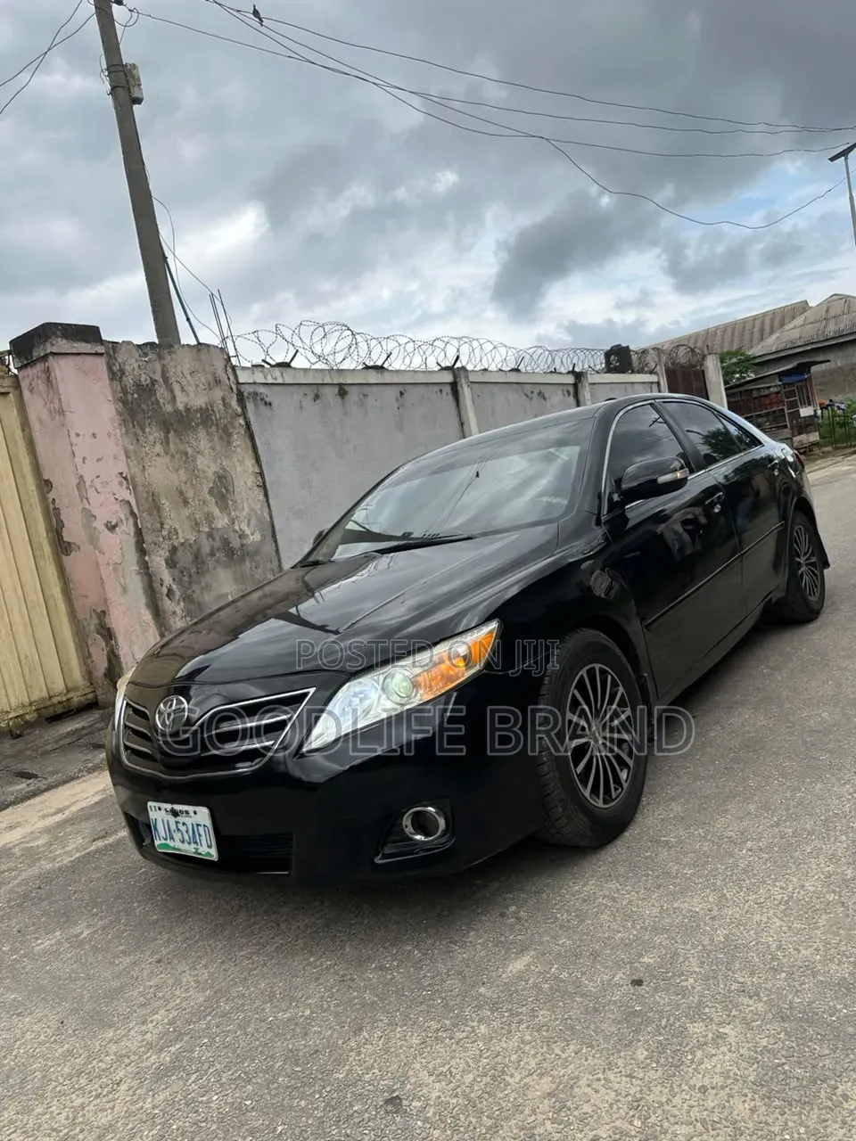 Toyota Camry XLE 4dr Sedan (2.5L 4cyl 6A) 2011 Matt Black