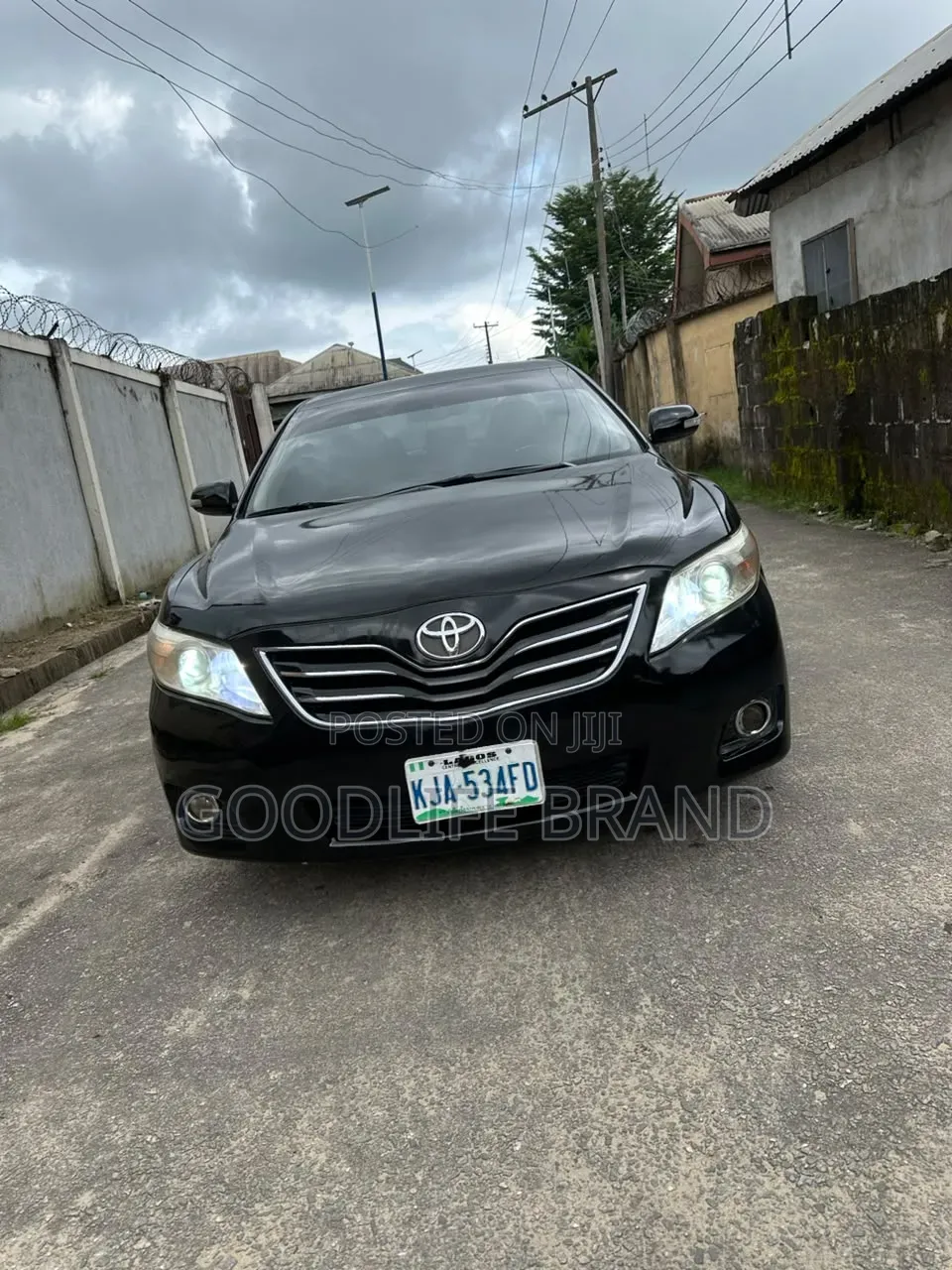 Toyota Camry XLE 4dr Sedan (2.5L 4cyl 6A) 2011 Matt Black