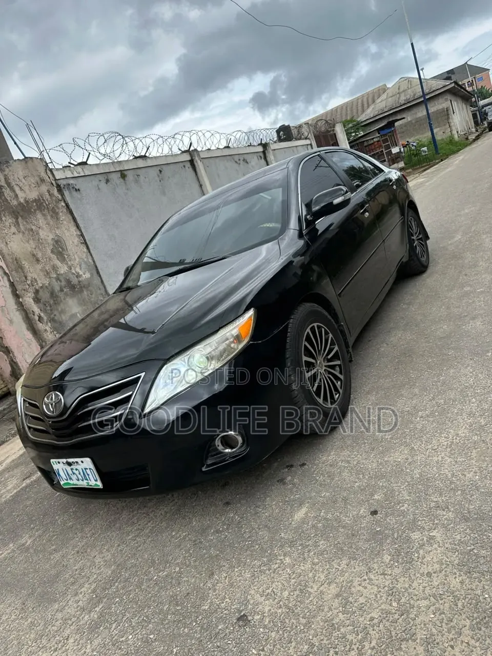 Toyota Camry XLE 4dr Sedan (2.5L 4cyl 6A) 2011 Matt Black