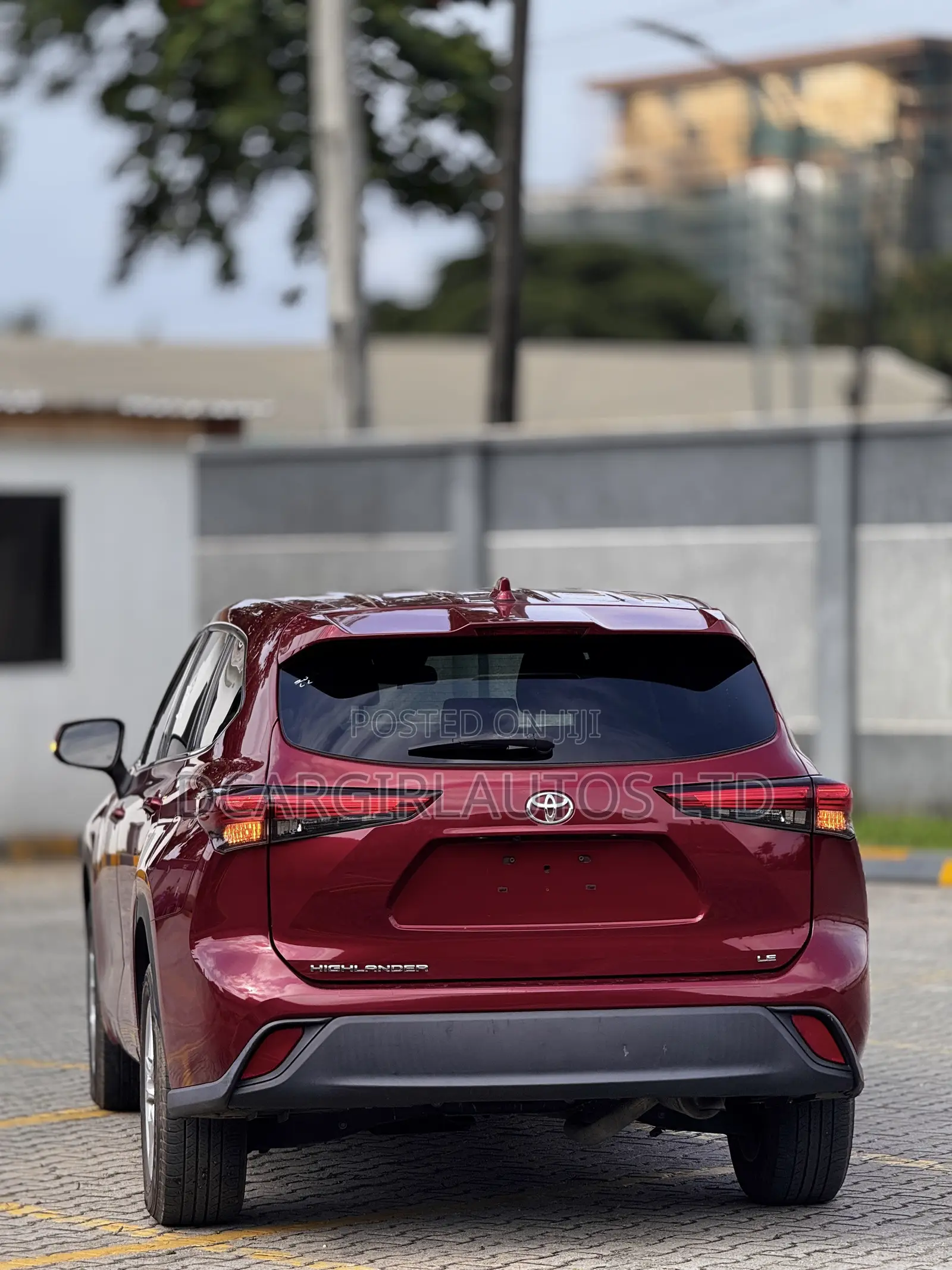 Toyota Highlander LE AWD 2020 Red