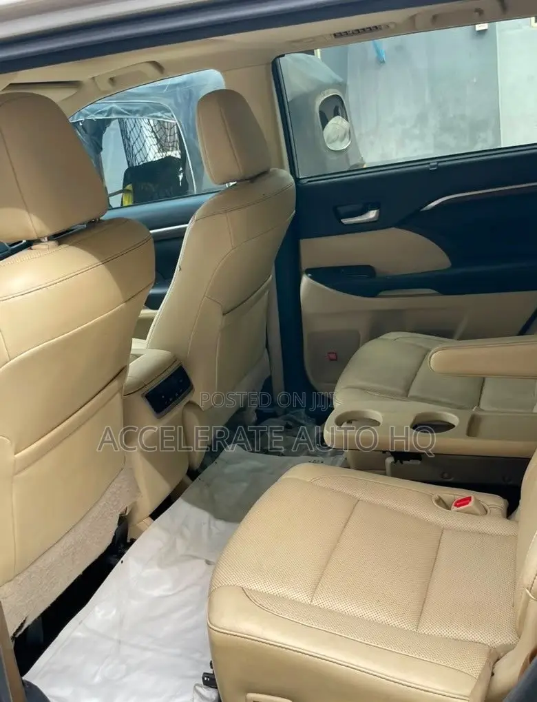 Toyota Highlander Limited V6 4x4 (3.5L 6cyl 6A) 2016 Gray