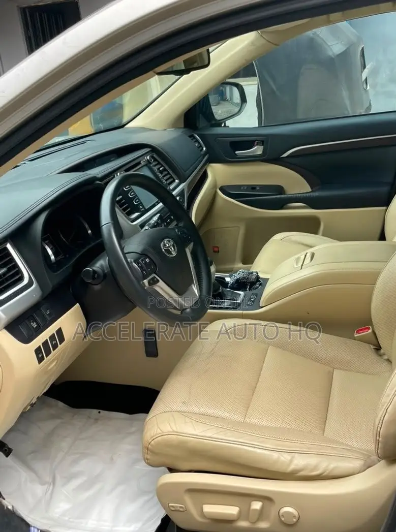 Toyota Highlander Limited V6 4x4 (3.5L 6cyl 6A) 2016 Gray
