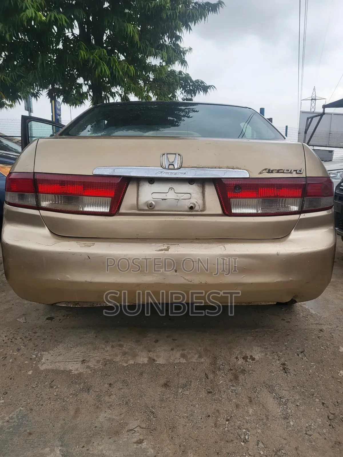 Honda Accord 2004 Gold