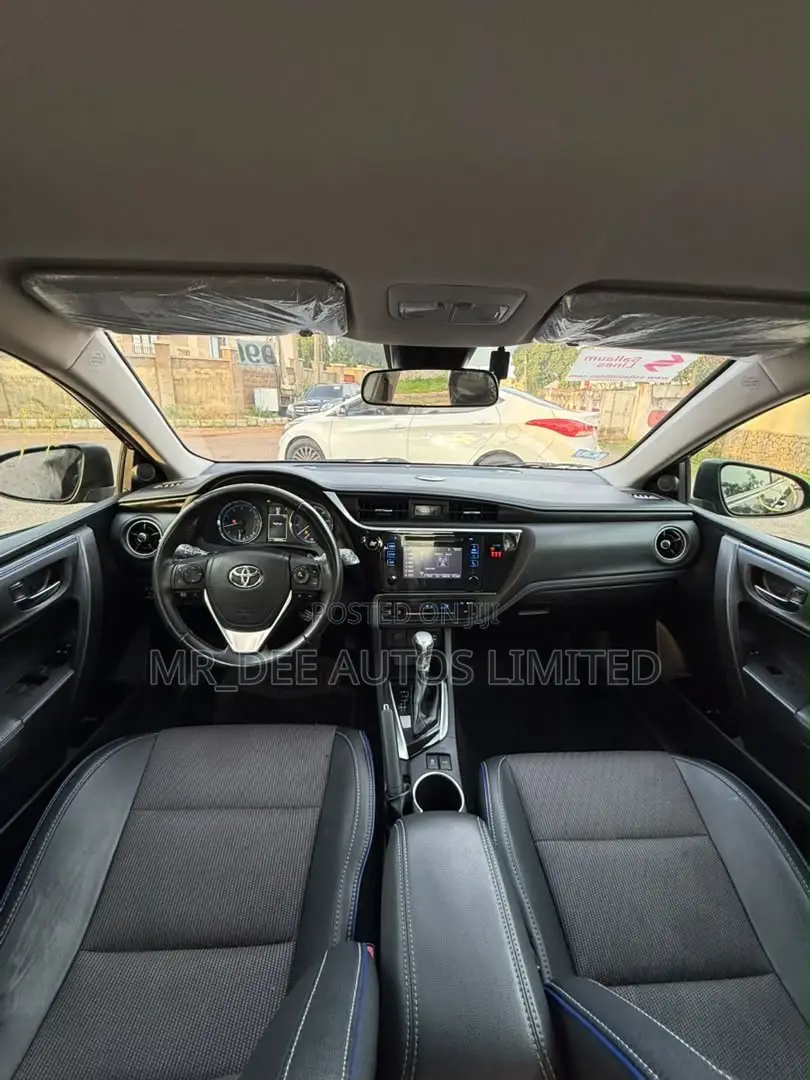 Toyota Corolla 2018 Black