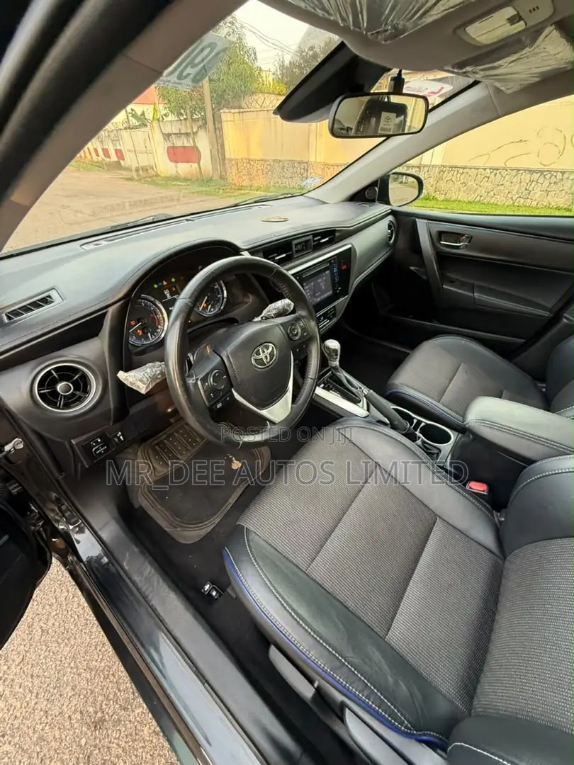 Toyota Corolla 2018 Black