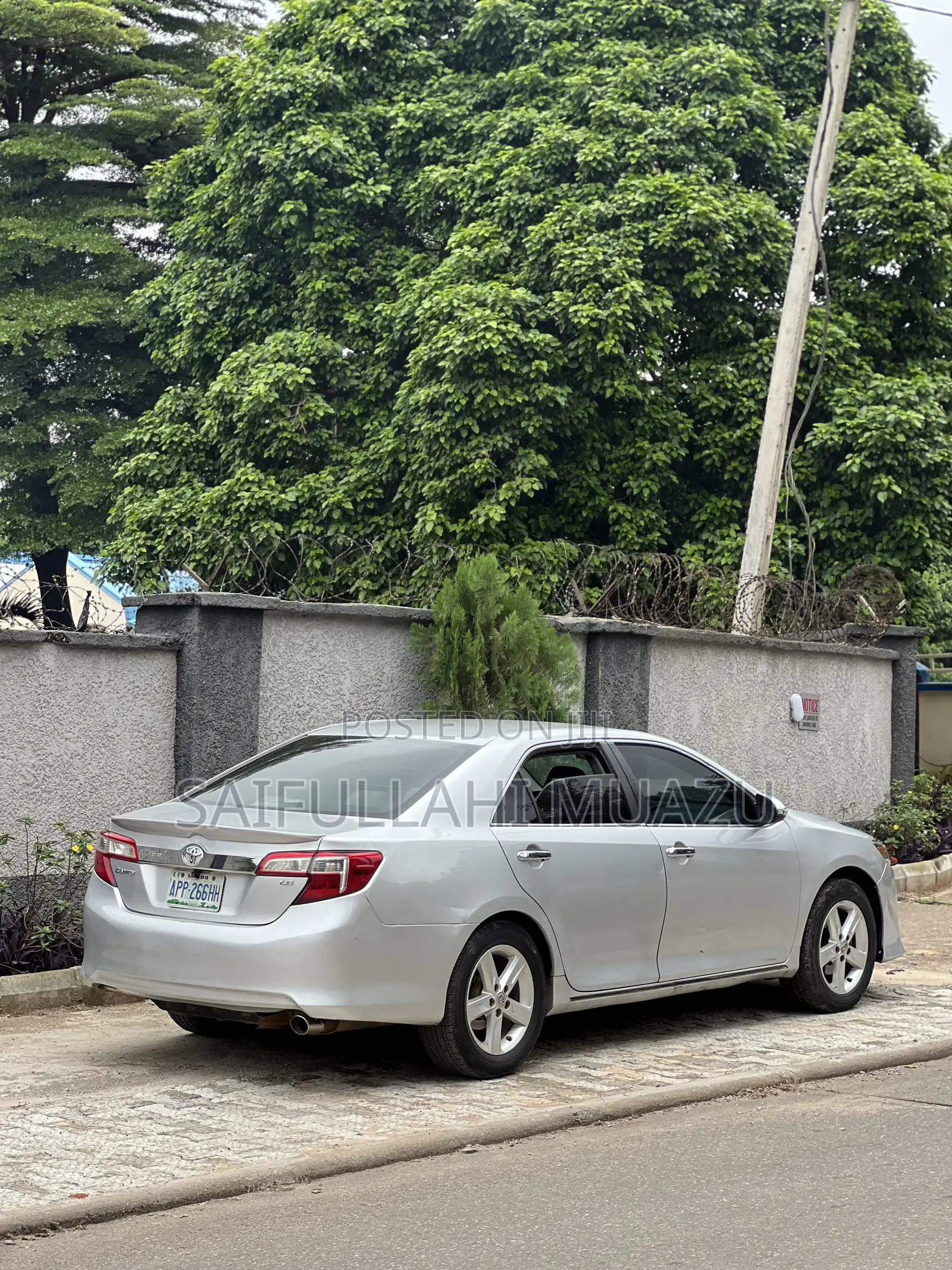 Toyota Camry LE 4dr Sedan (2.5L 4cyl 6A) 2013 Silver