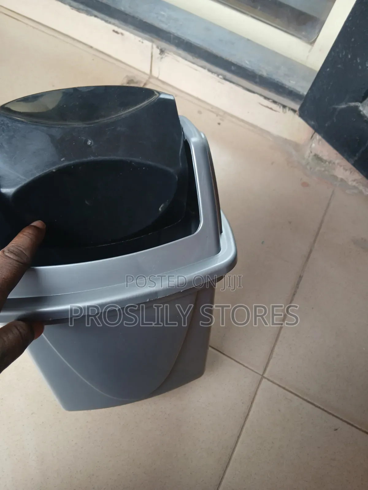 6litrs Plastic Flip Dustbin X 12pcs