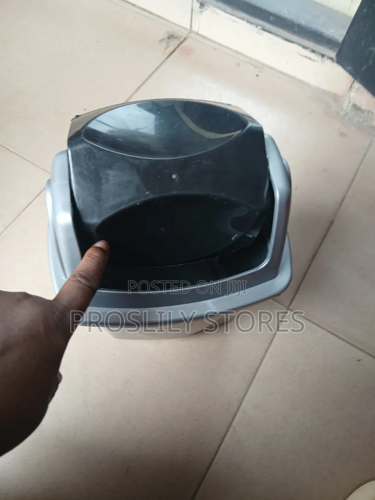 6litrs Plastic Flip Dustbin X 12pcs