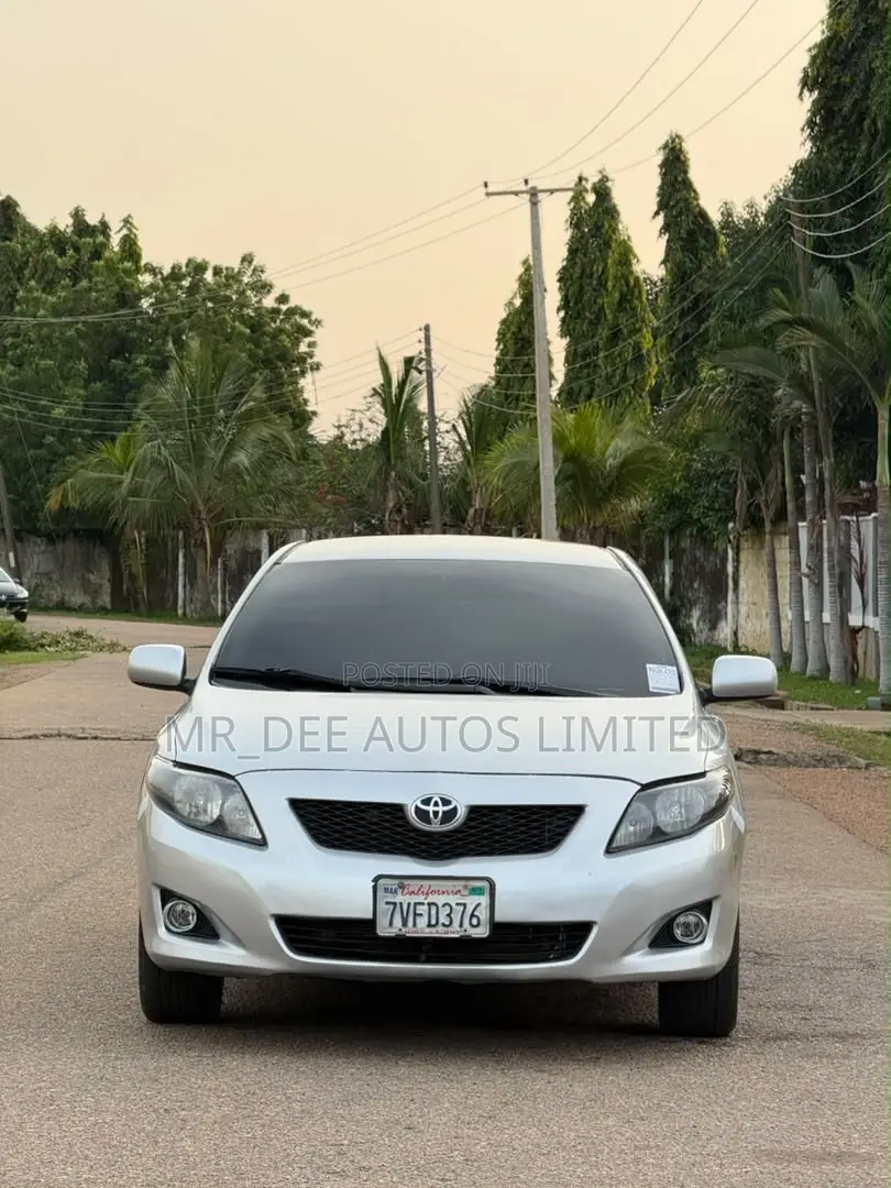 Toyota Corolla 2010 Silver