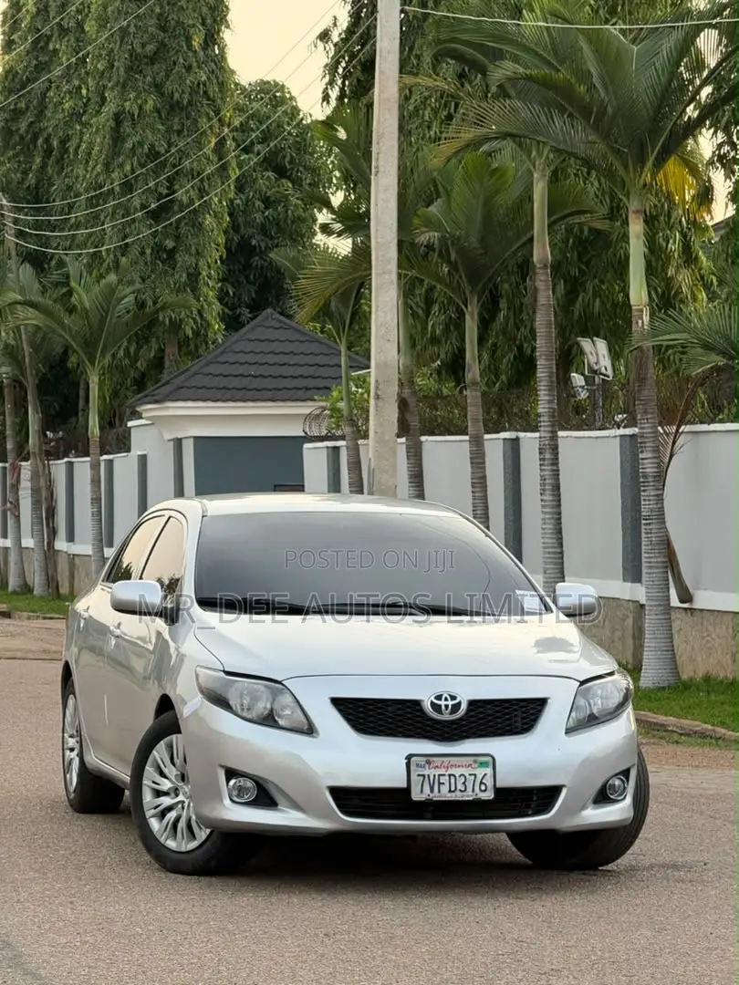 Toyota Corolla 2010 Silver