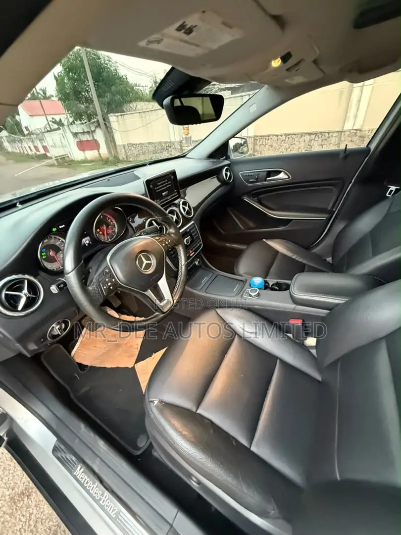 Mercedes-Benz GLA 250 2015 Silver