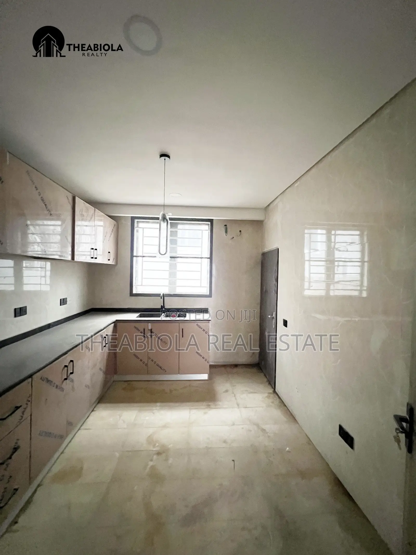 5bdrm Townhouse/Terrace in Jabi Extension, for sale