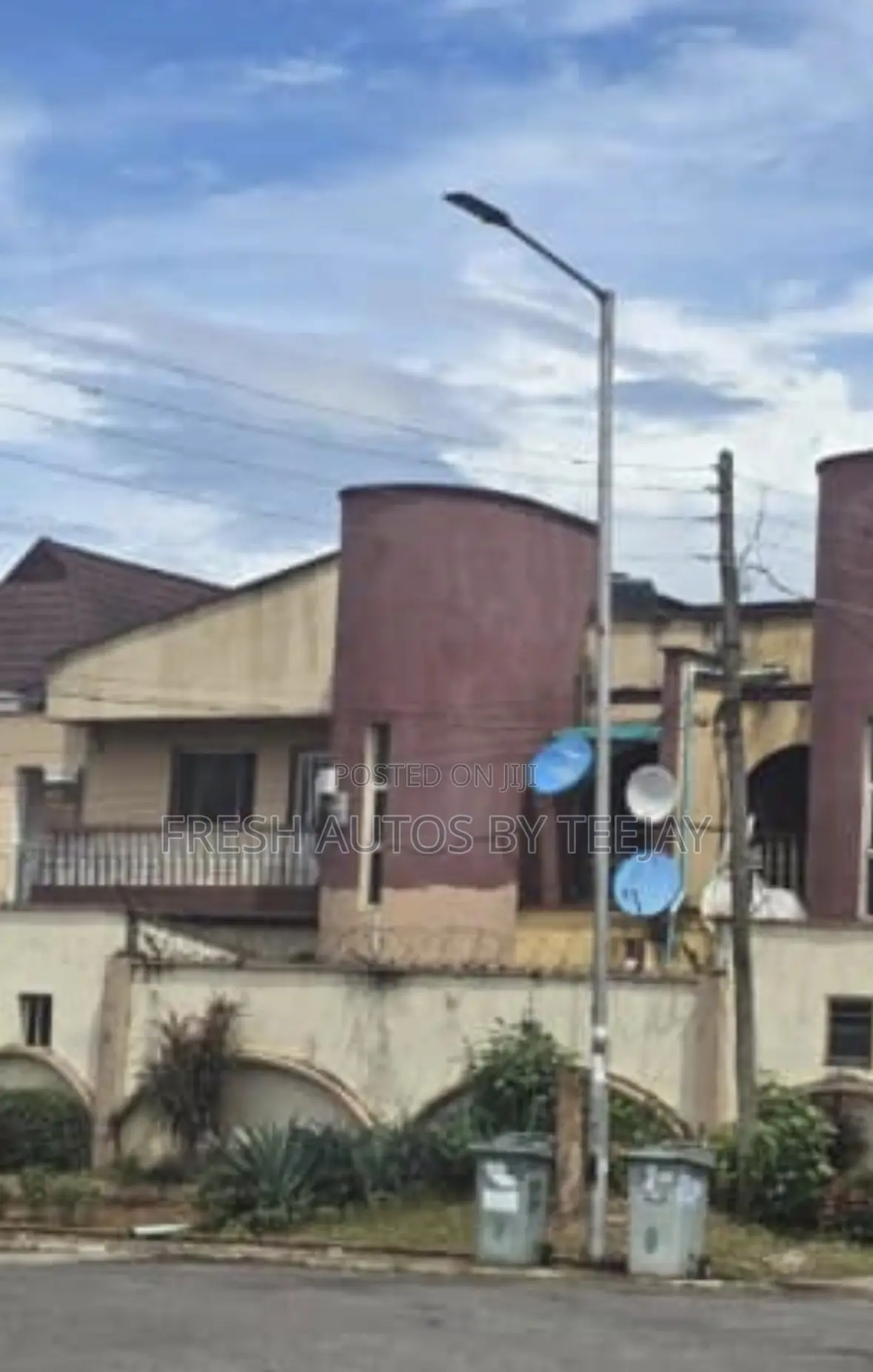 Land With Old Structure for Sale in Omole Phase2 Estate