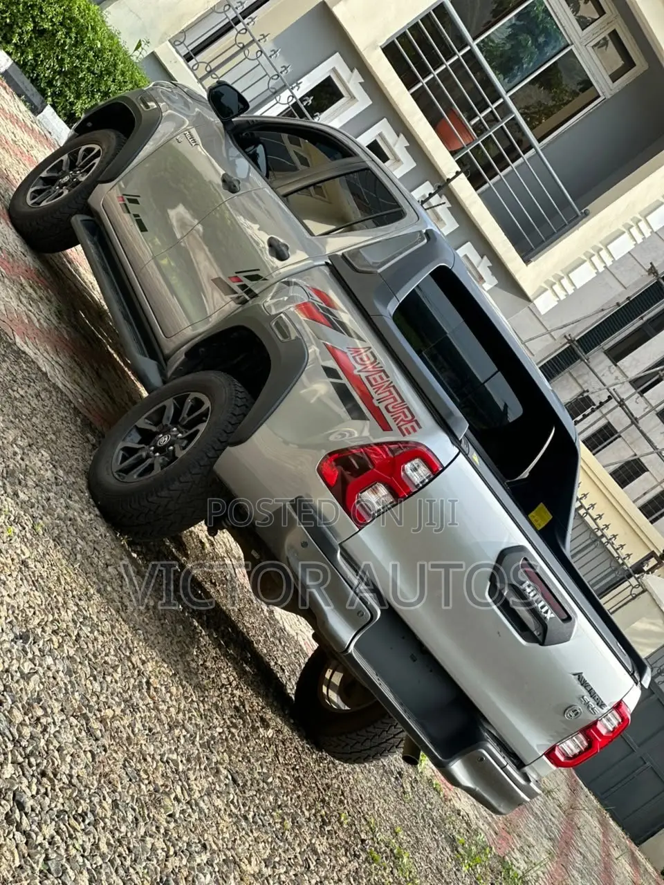 Toyota Hilux 2023 Silver