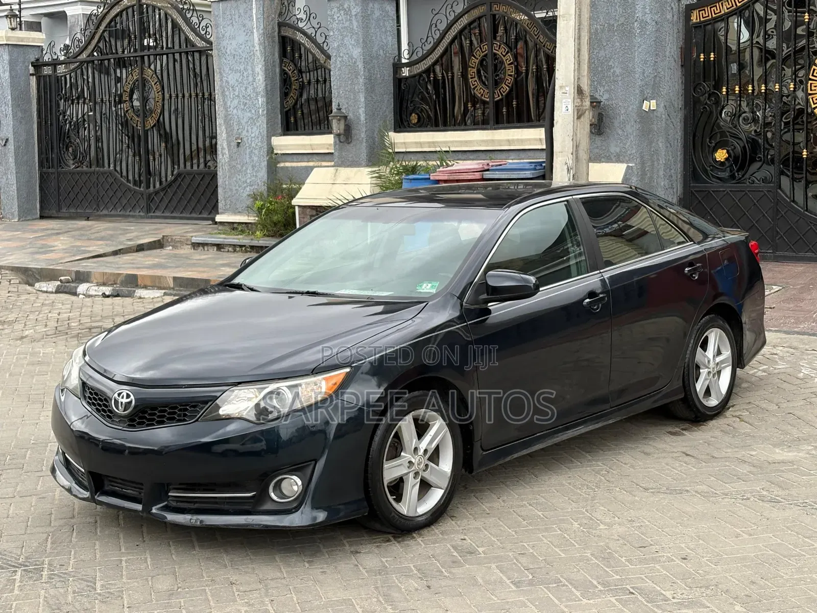 Toyota Camry SE 4dr Sedan (2.5L 4cyl 6A) 2012 Gray