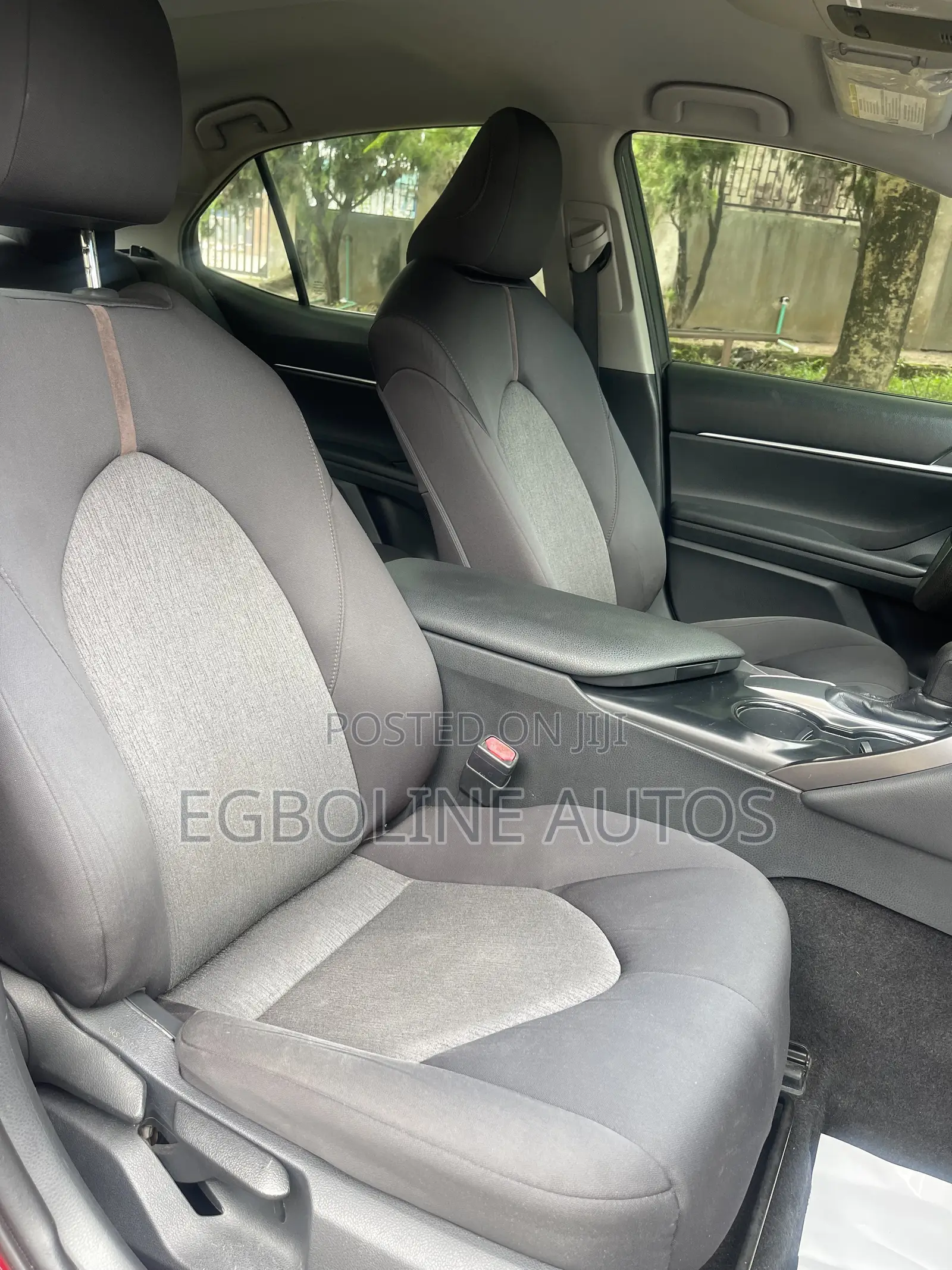 Toyota Camry LE FWD (2.5L 4cyl 8AM) 2018 Red