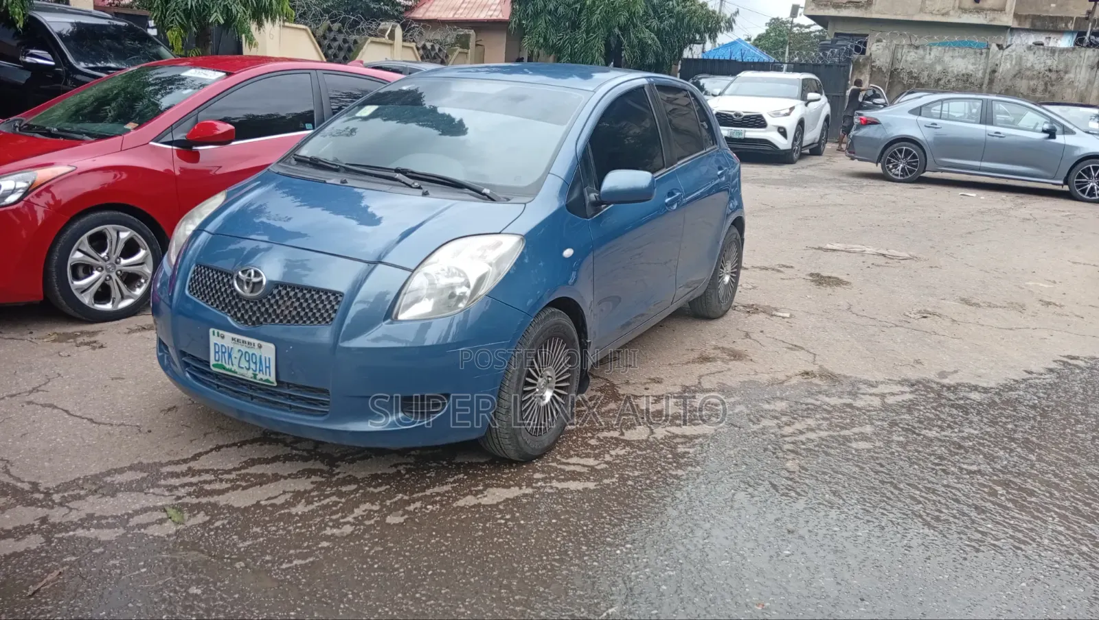 Toyota Yaris 2010 Blue