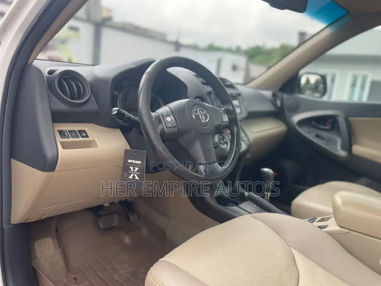 Toyota RAV4 2010 White