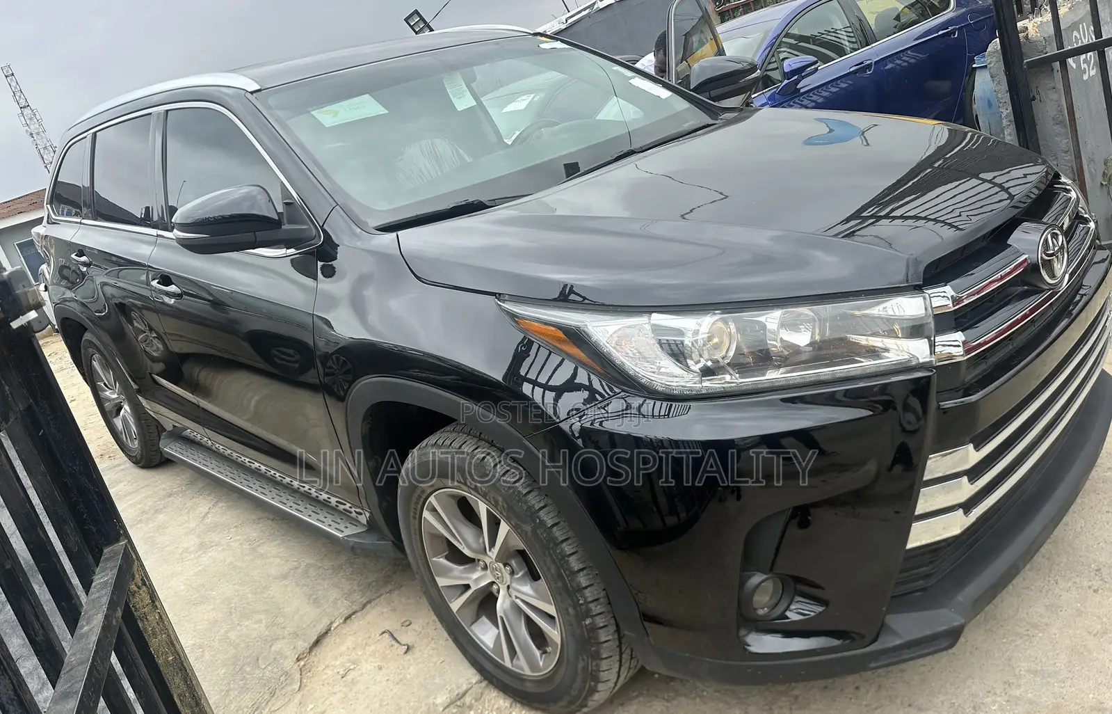 Toyota Highlander XLE 4x2 V6 (3.5L 6cyl 8A) 2018 Black