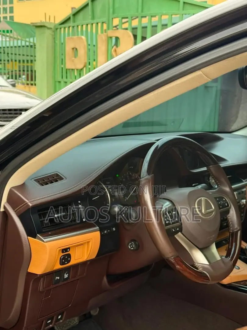 Lexus ES 2016 Black