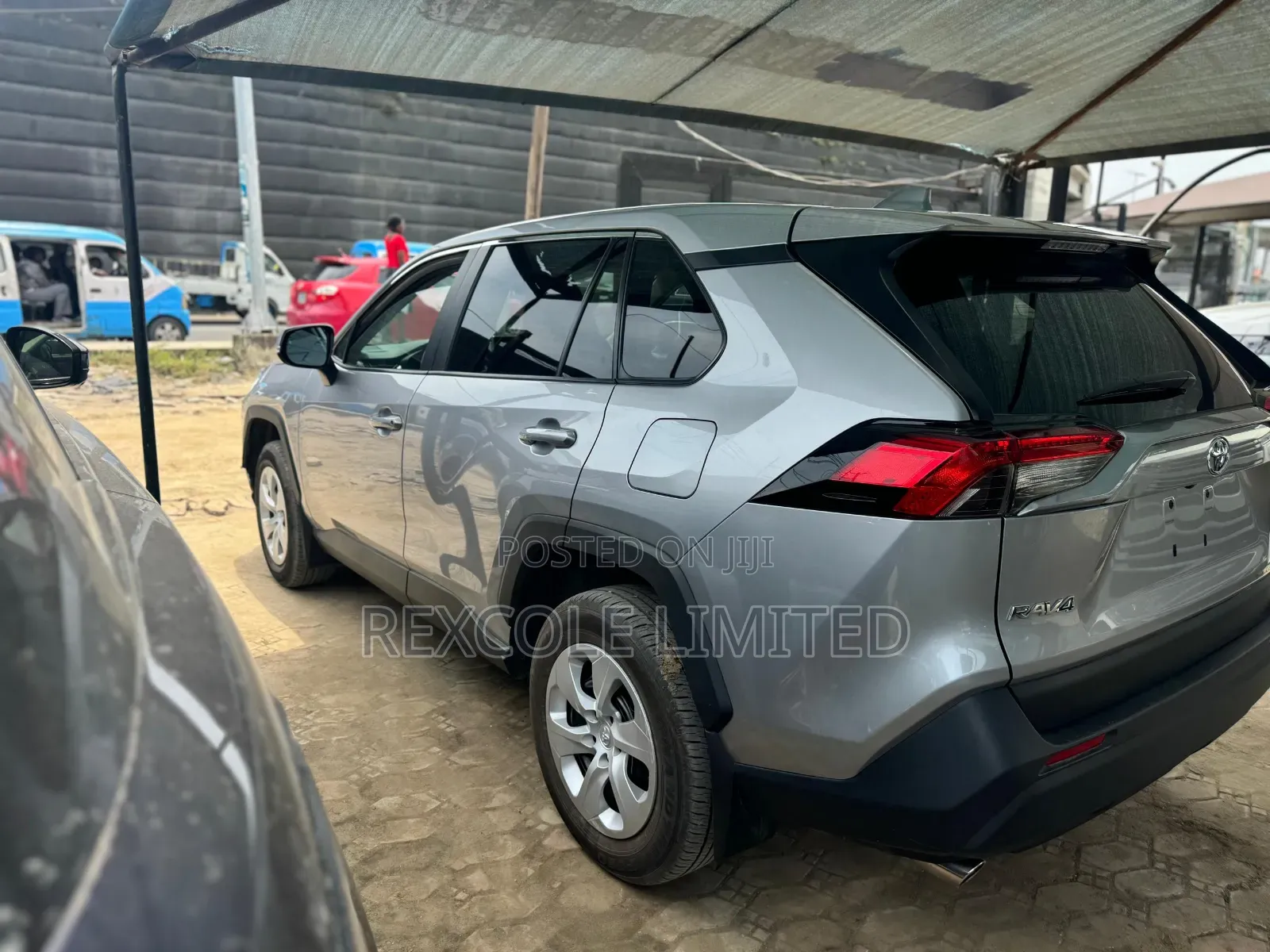 Toyota RAV4 LE 2025 Silver