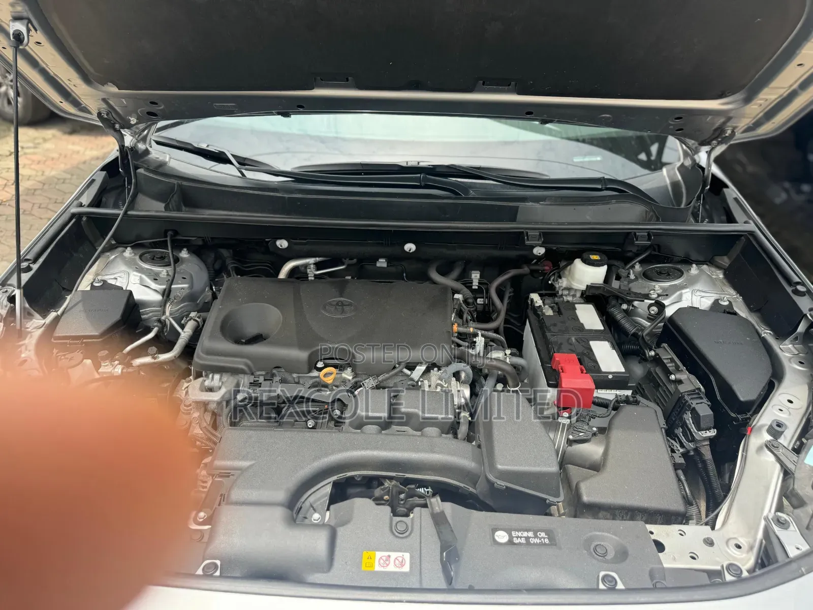 Toyota RAV4 LE 2025 Silver