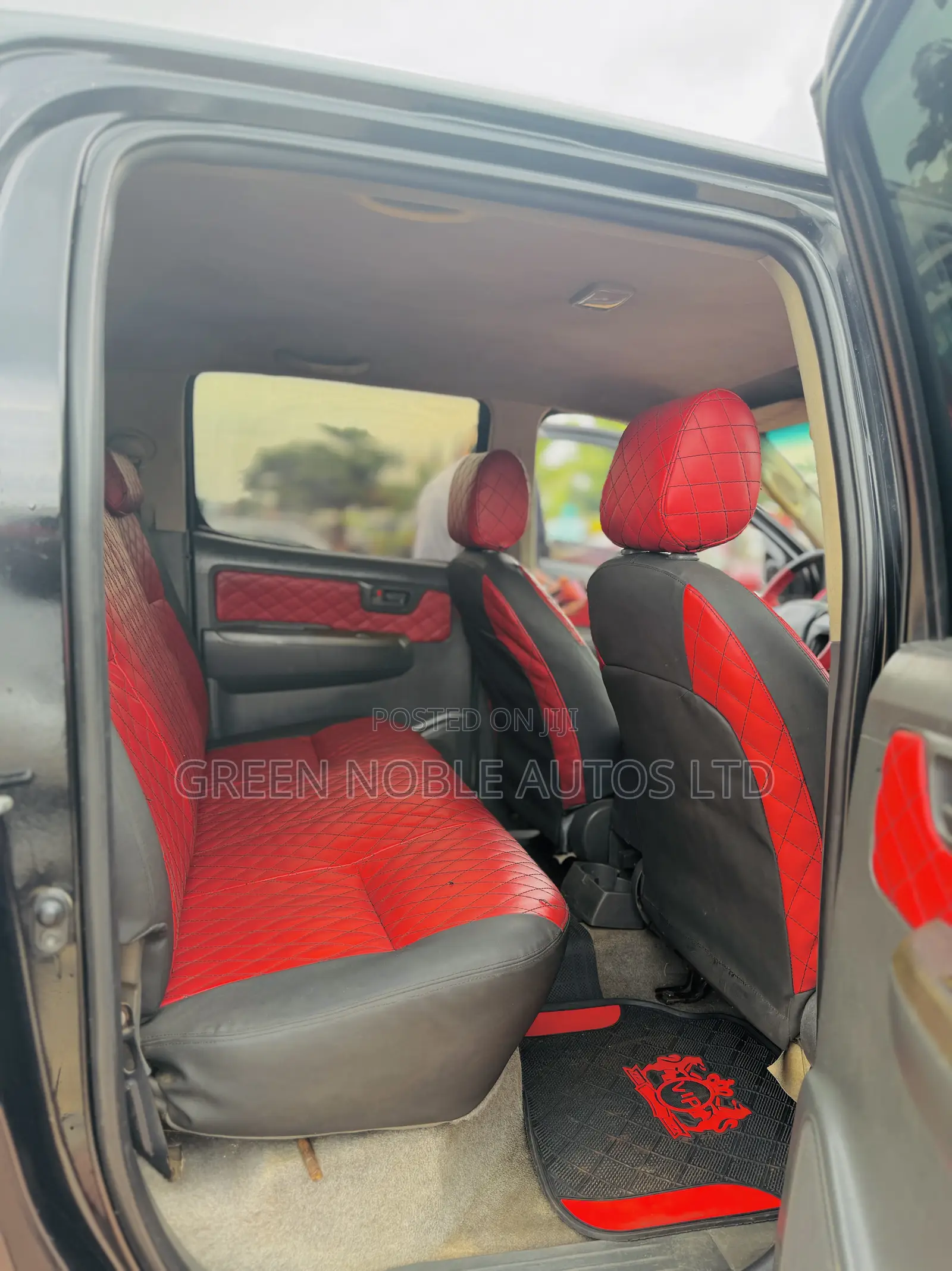 Toyota Hilux SR5 BLACK 4x4 2014 Black