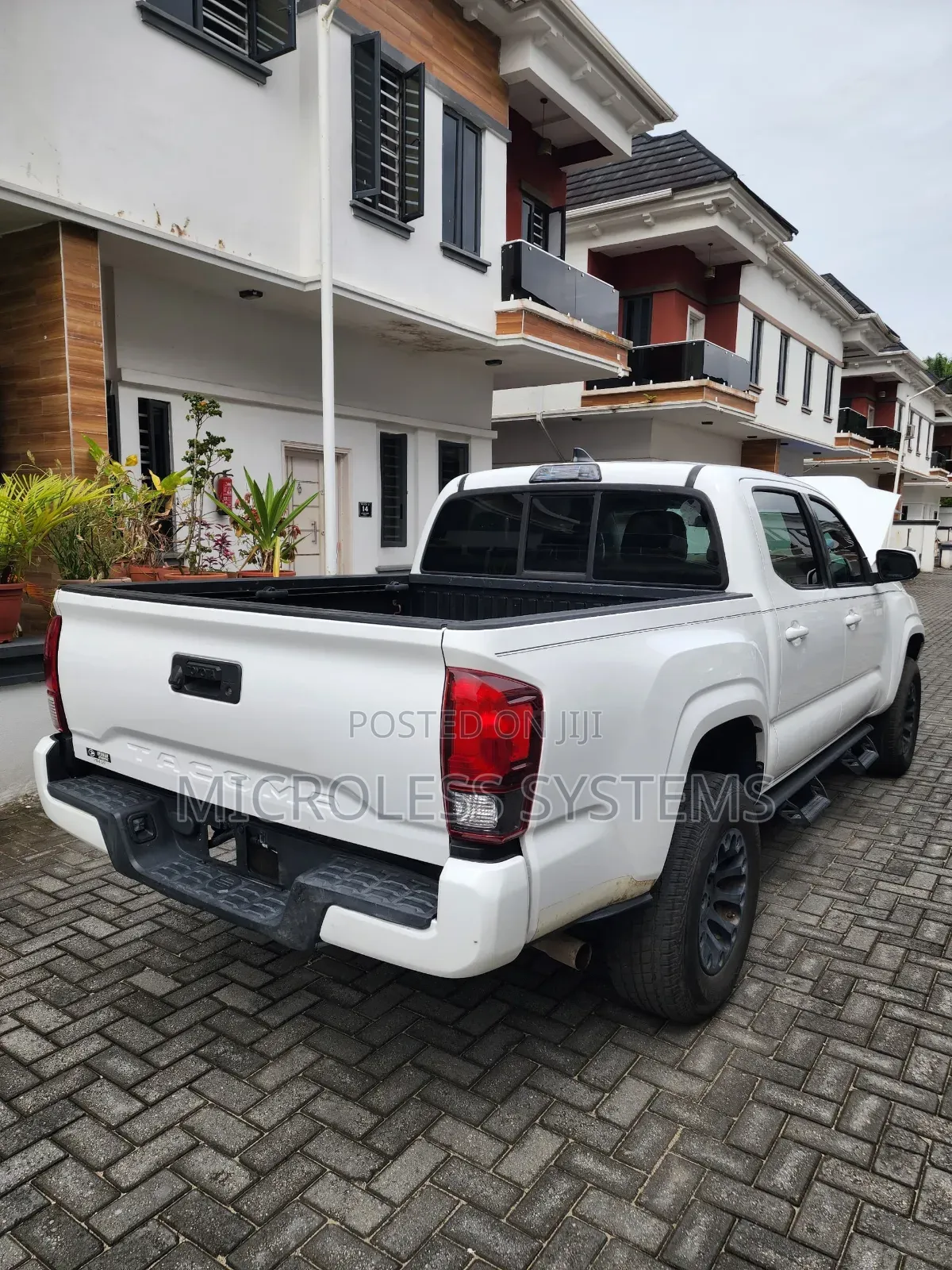 Toyota Tacoma 2019 White